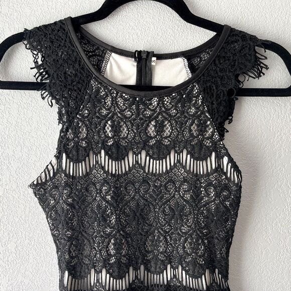 Black Lace Bodycon Mini Dress High Neck Eyelash Trim Cocktail Party Size Small - Picture 4 of 4